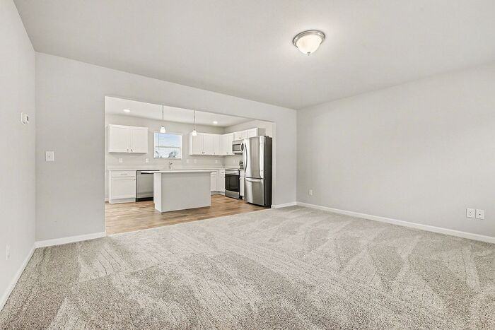 1630 Roosevelt Ct - Photo 4 of 18