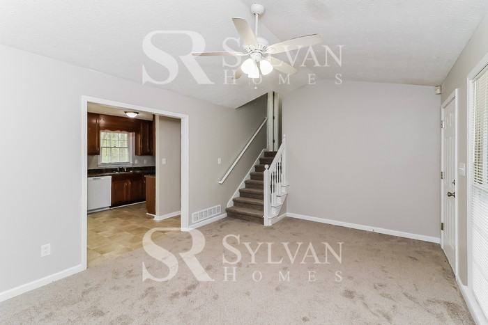 217 Robin Hood Dr - Photo 4 of 16