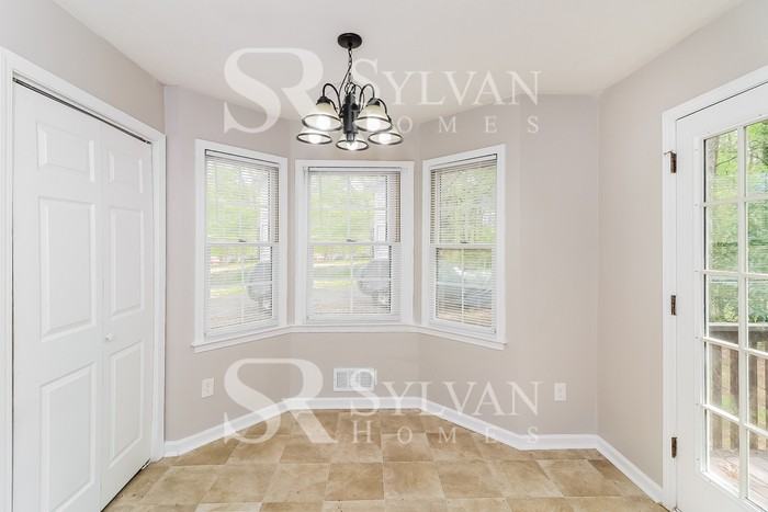 217 Robin Hood Dr - Photo 6 of 16