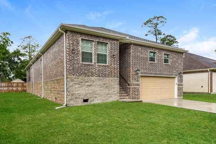 18027 Bambridge Dr - Photo 2 of 3