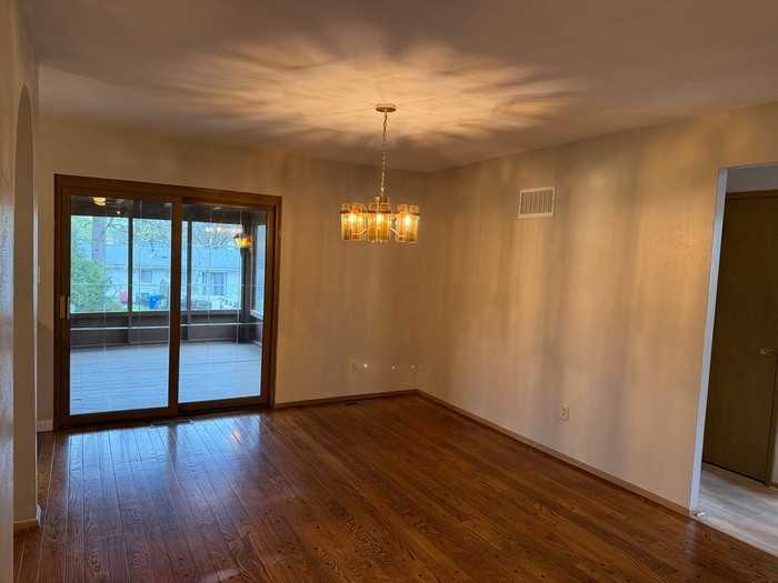 553 Goldwood Dr - Photo 5 of 20