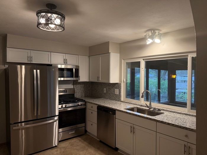 553 Goldwood Dr - Photo 6 of 20