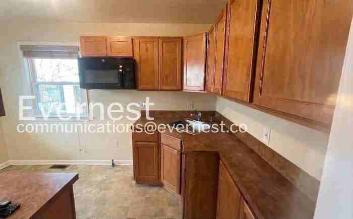 16913 Lotus Dr - Photo 3 of 22