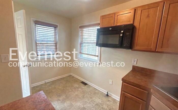 16913 Lotus Dr - Photo 4 of 22