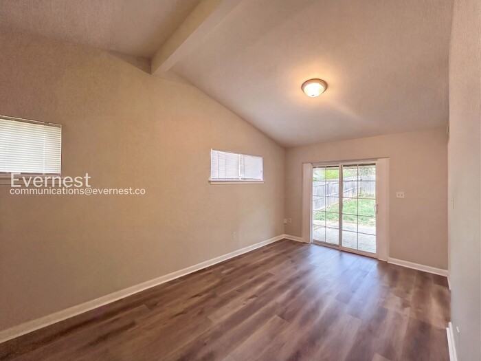 8694 Yorktown Dr - Photo 5 of 23