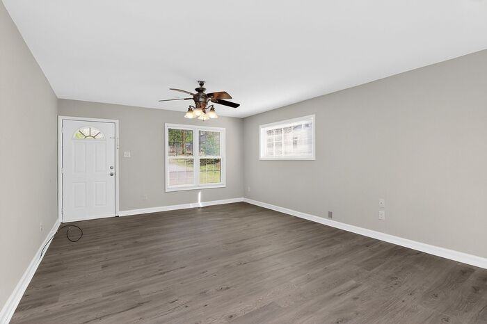 308 Caroline Ave - Photo 7 of 31