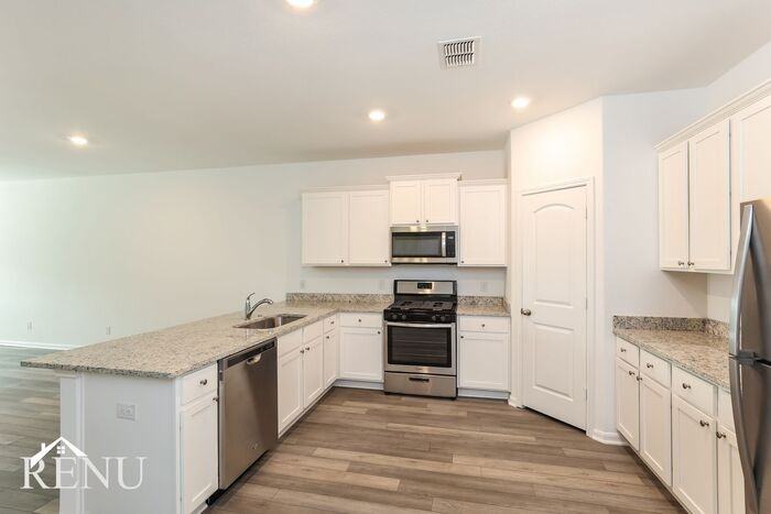 2927 Jackson Smt - Photo 4 of 24