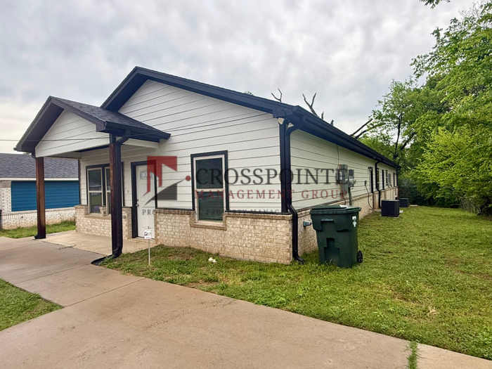 501 W Vance St - Photo 2 of 24