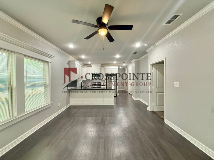 501 W Vance St - Photo 6 of 24