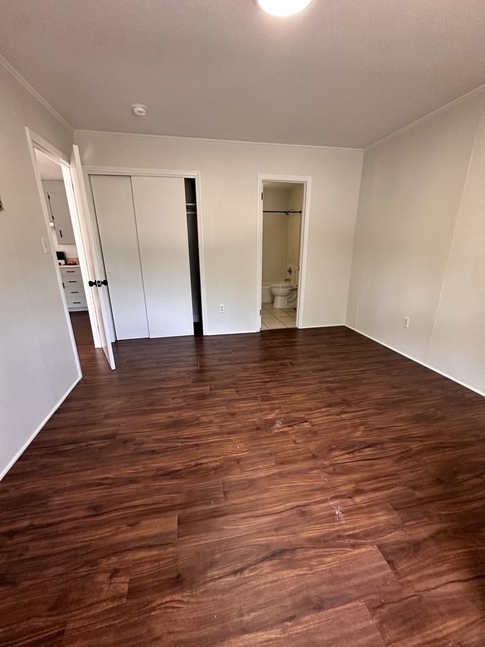 516 E Charles St #1 - Photo 6 of 10