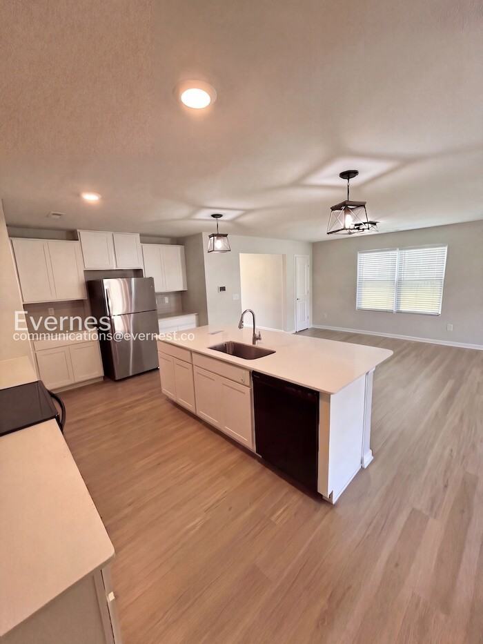 1326 Bryson Ln - Photo 4 of 33