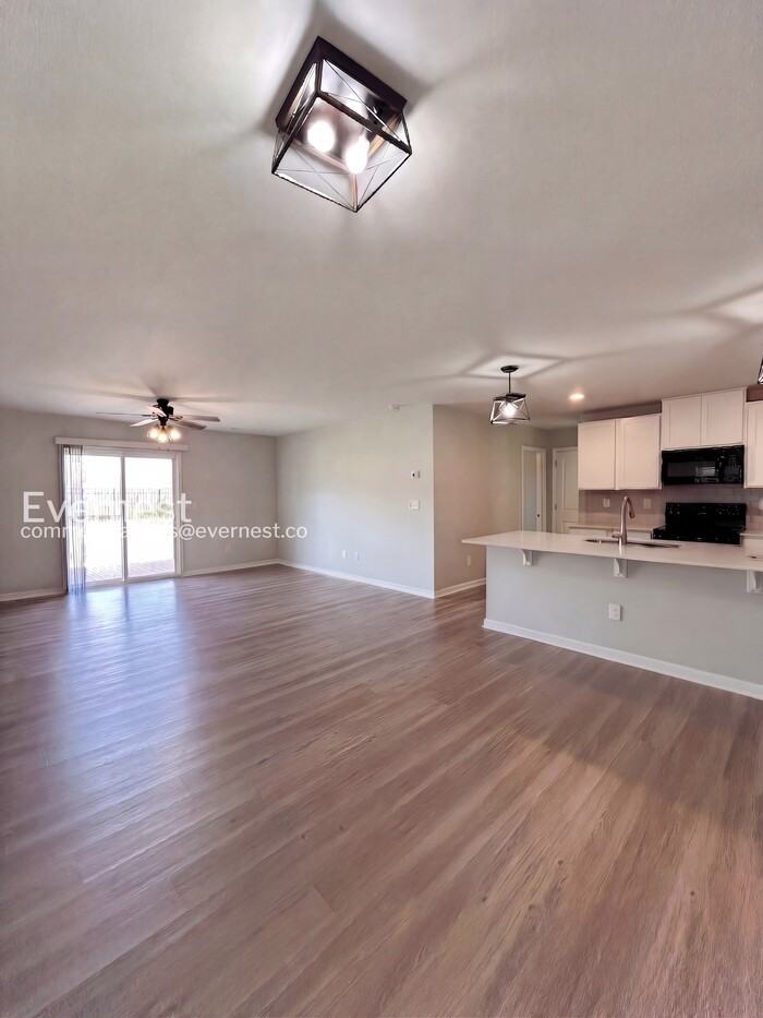 1326 Bryson Ln - Photo 5 of 33