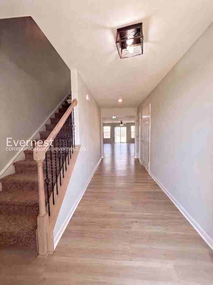 1326 Bryson Ln - Photo 7 of 33