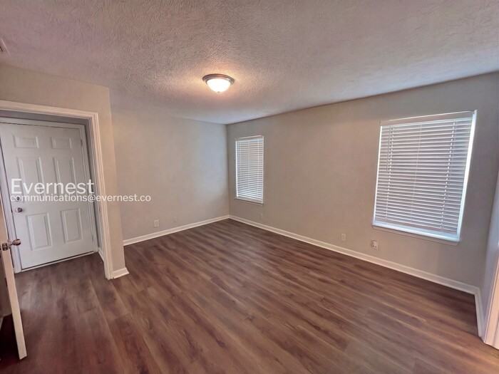 2836 Roscommon Dr - Photo 7 of 24