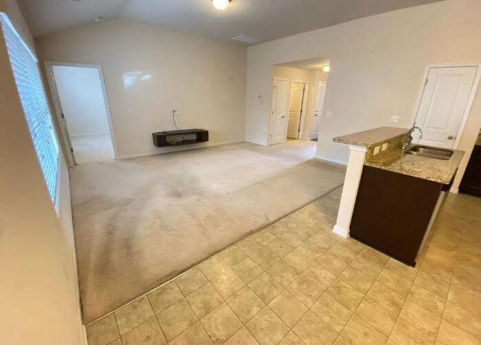 847 Dovefield Ln - Photo 2 of 11