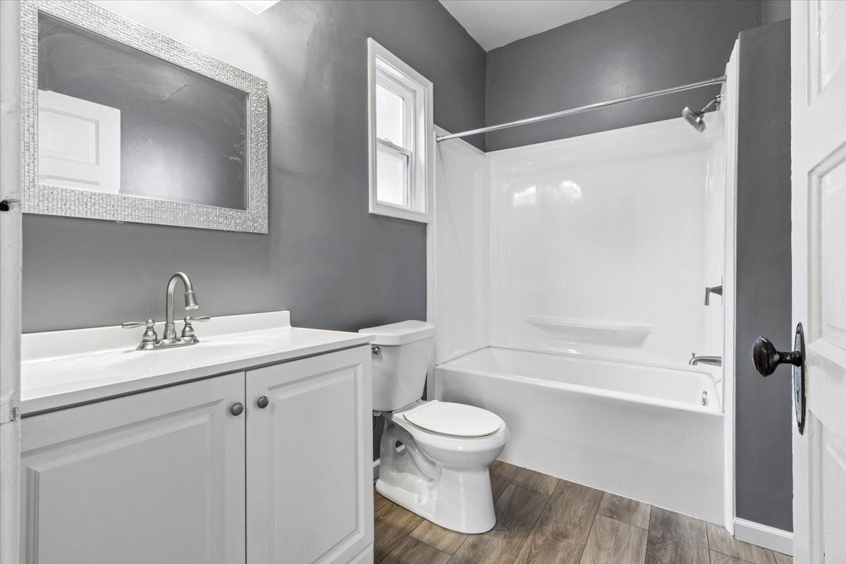 319 Elm St #1 - Photo 6 of 10