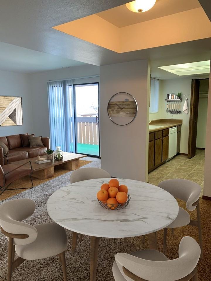 Peachtree - Photo 3 of 15