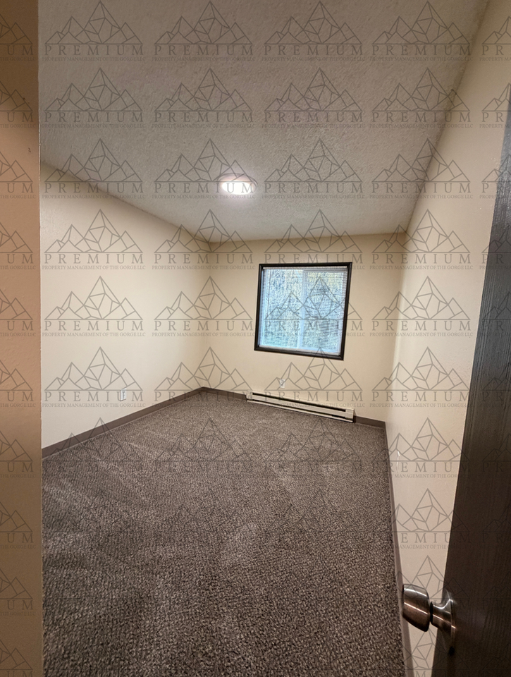 Columbia View Apartments - Photo 6 of 12