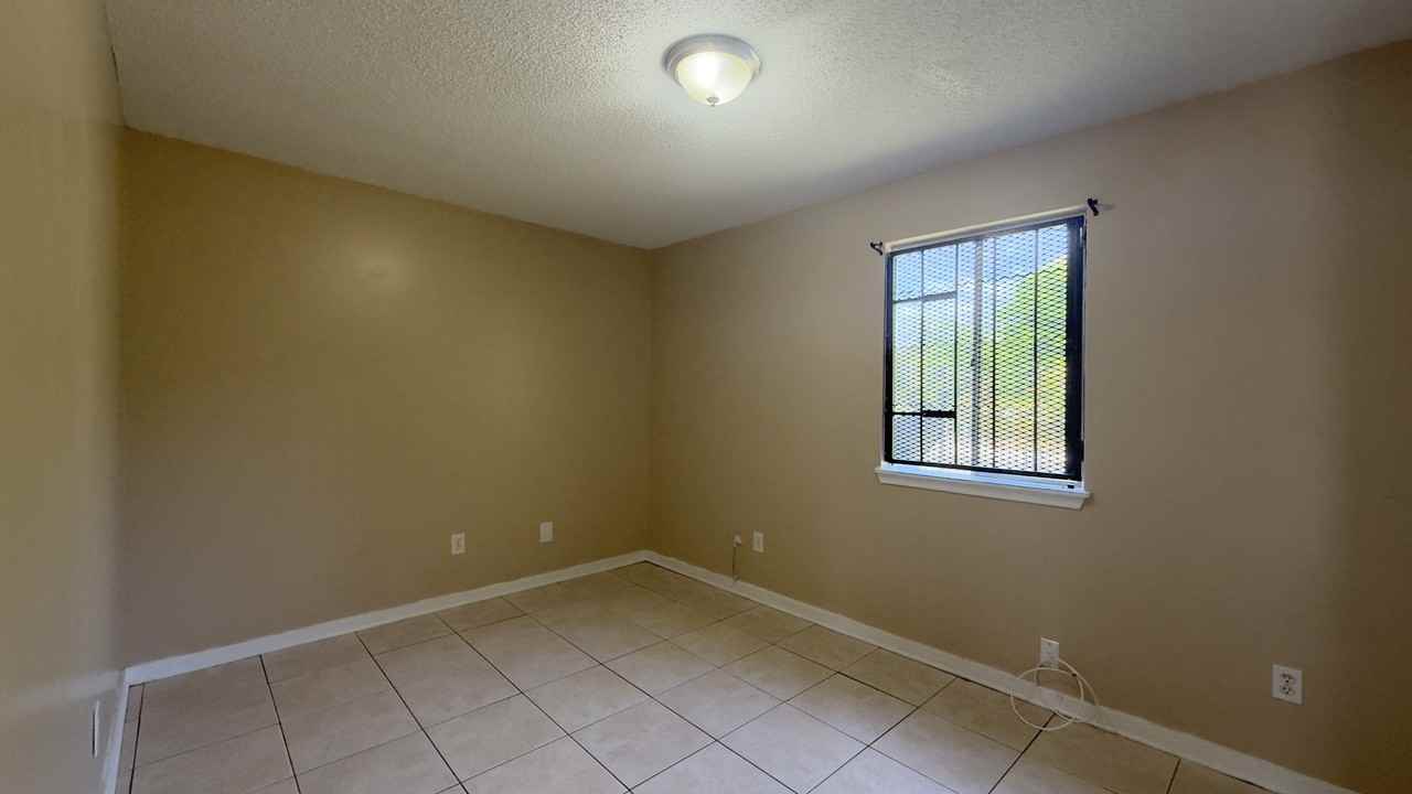 4253 Moncrief Rd W #2 - Photo 4 of 11