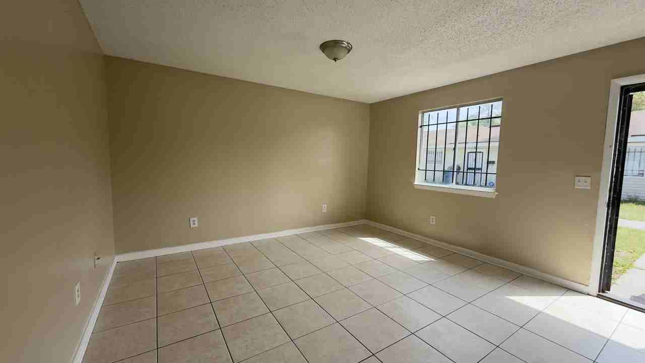 4253 Moncrief Rd W #2 - Photo 6 of 11