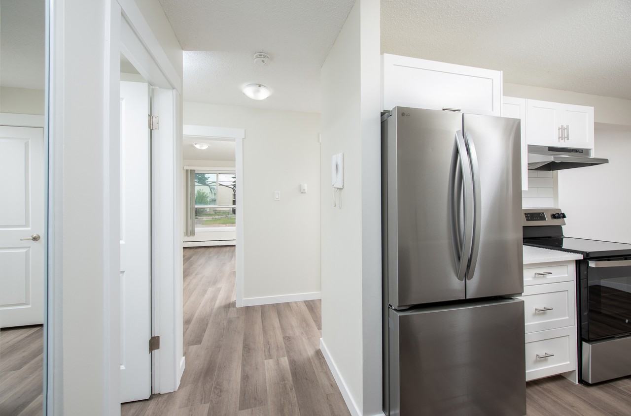 Ella Manor - Photo 4 of 27