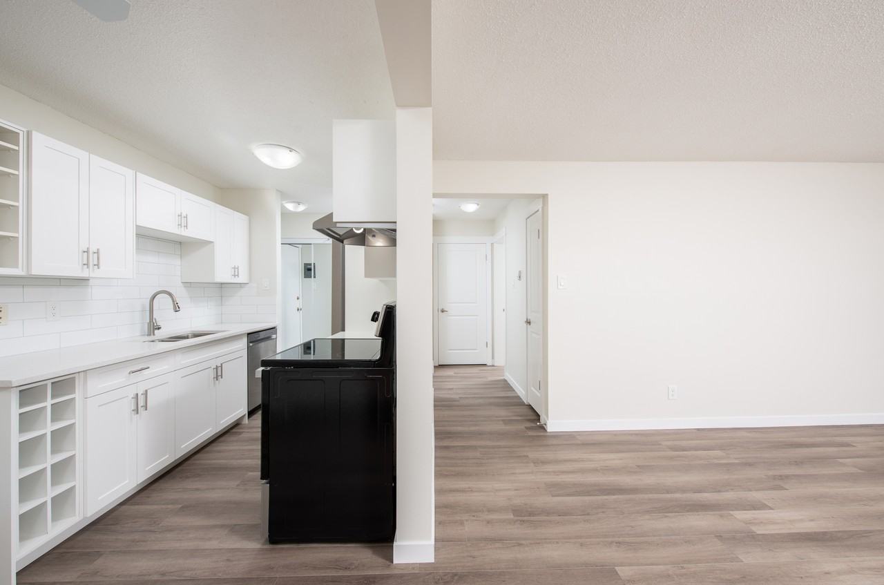 Ella Manor - Photo 7 of 27