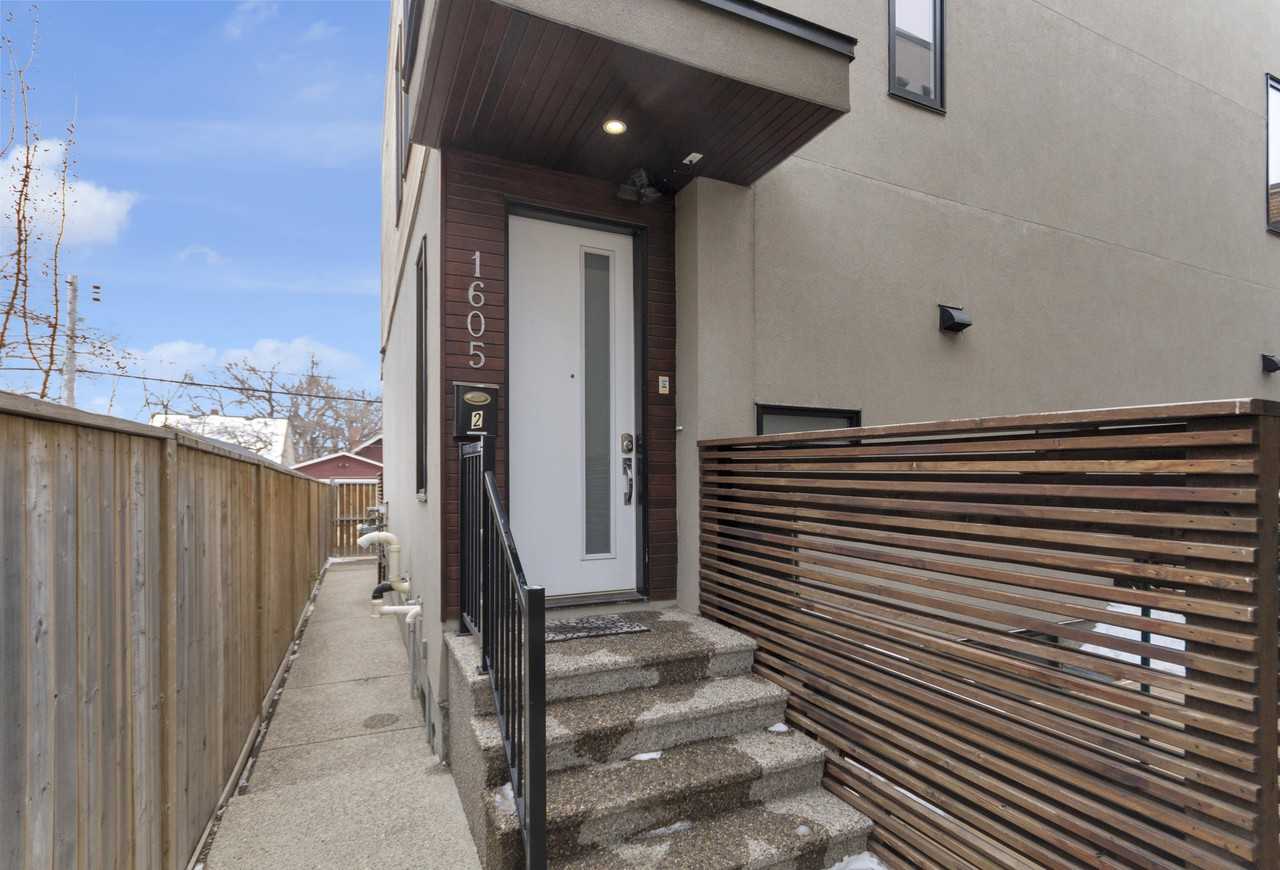 1605 12 Ave Sw - Photo 3 of 30