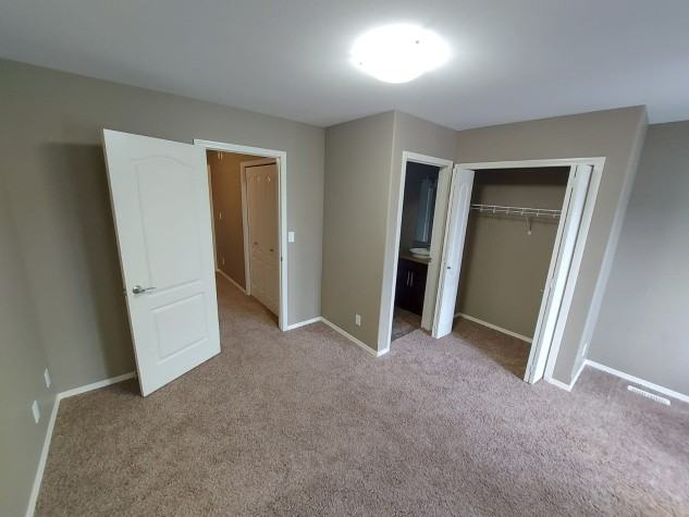Beautiful Townhouse Available in Clearview Ridge. - Photo 2 of 9