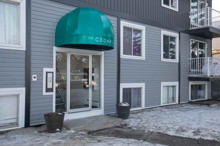 6821 59 Ave - Photo 2 of 17