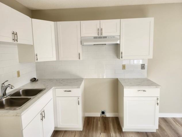 6821 59 Ave - Photo 6 of 17