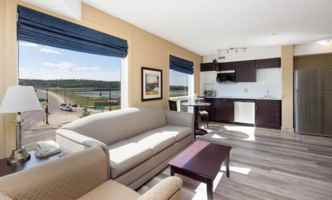 featured image of 10300 Franklin Ave