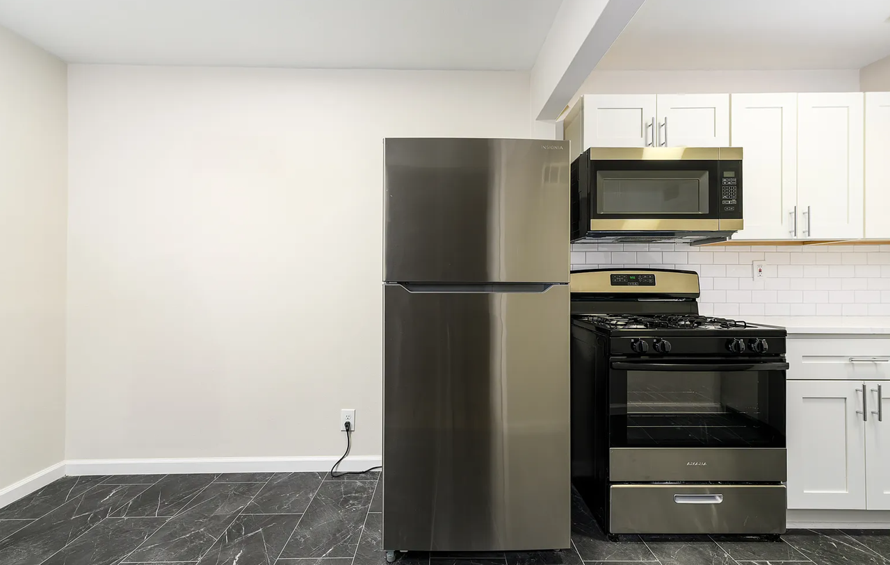 2000 Bellevue - Photo 6 of 24