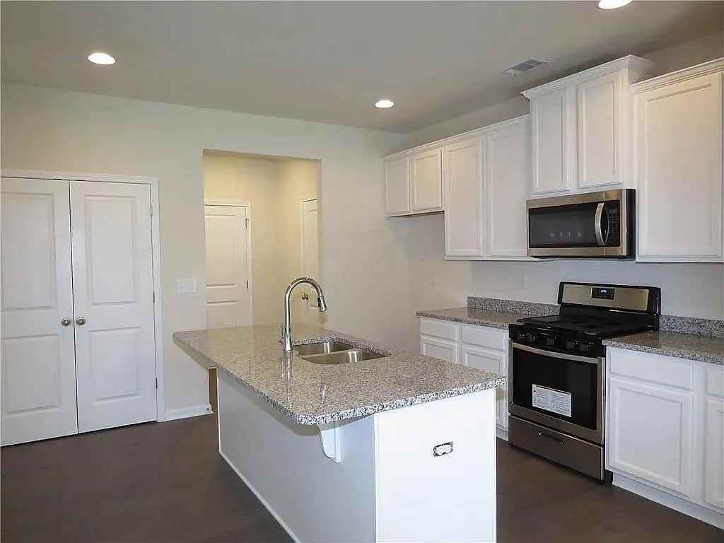 5652 Berney Cir - Photo 4 of 16