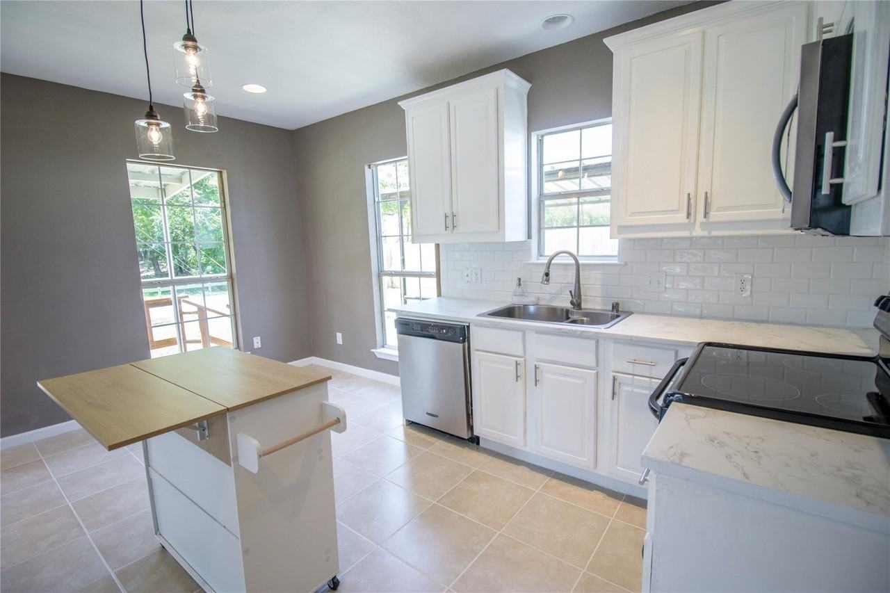 605 Orange Ave #1 - Photo 6 of 19