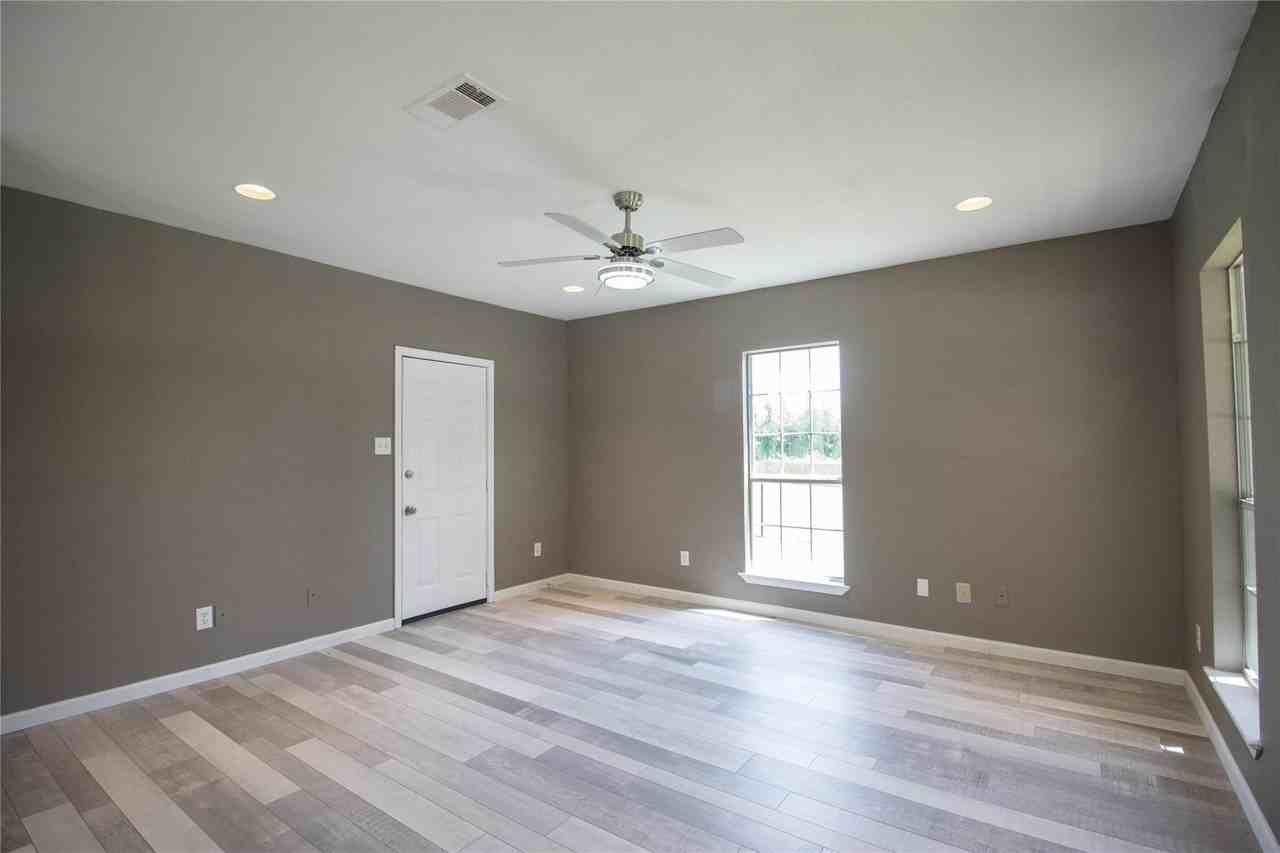 605 Orange Ave #1 - Photo 7 of 19