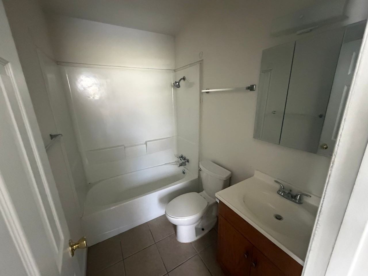 110 Elaine Ave - Photo 6 of 8