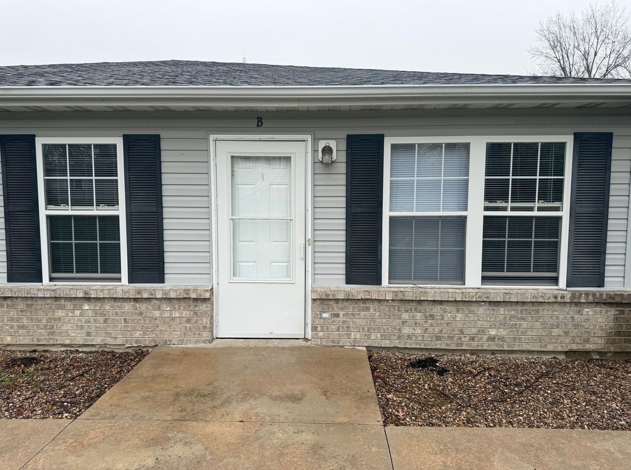 110 Elaine Ave - Photo 7 of 8