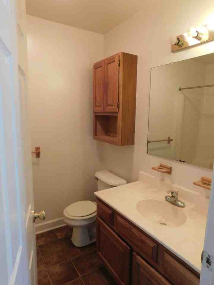 303 Betty Dr - Photo 6 of 17