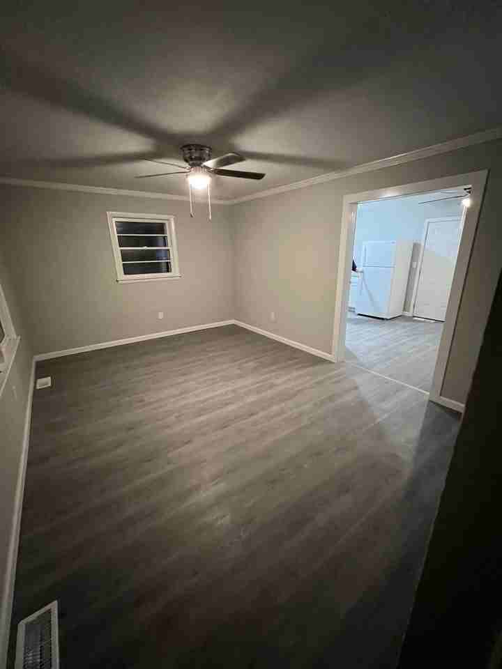 132 Allnutt Dr #1 - Photo 3 of 12