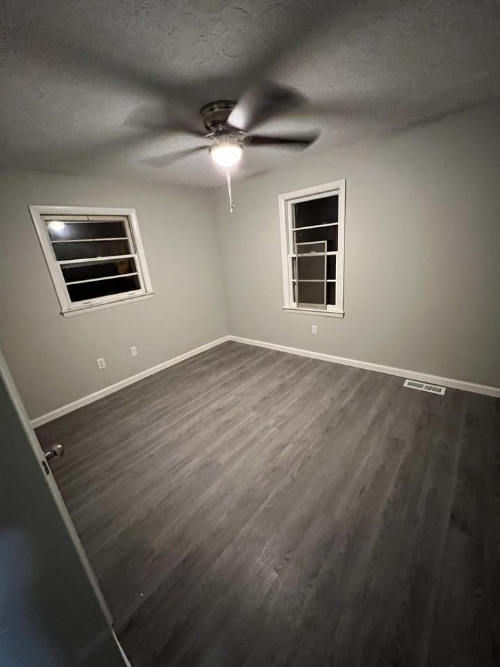 132 Allnutt Dr #1 - Photo 4 of 12