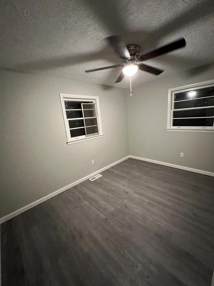 132 Allnutt Dr #1 - Photo 5 of 12