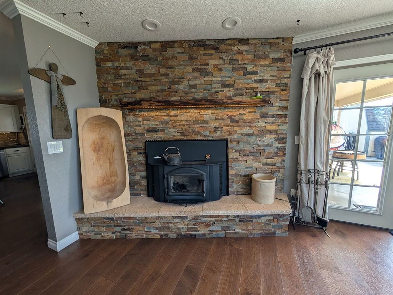 1306 Hemlock Ave - Photo 6 of 19