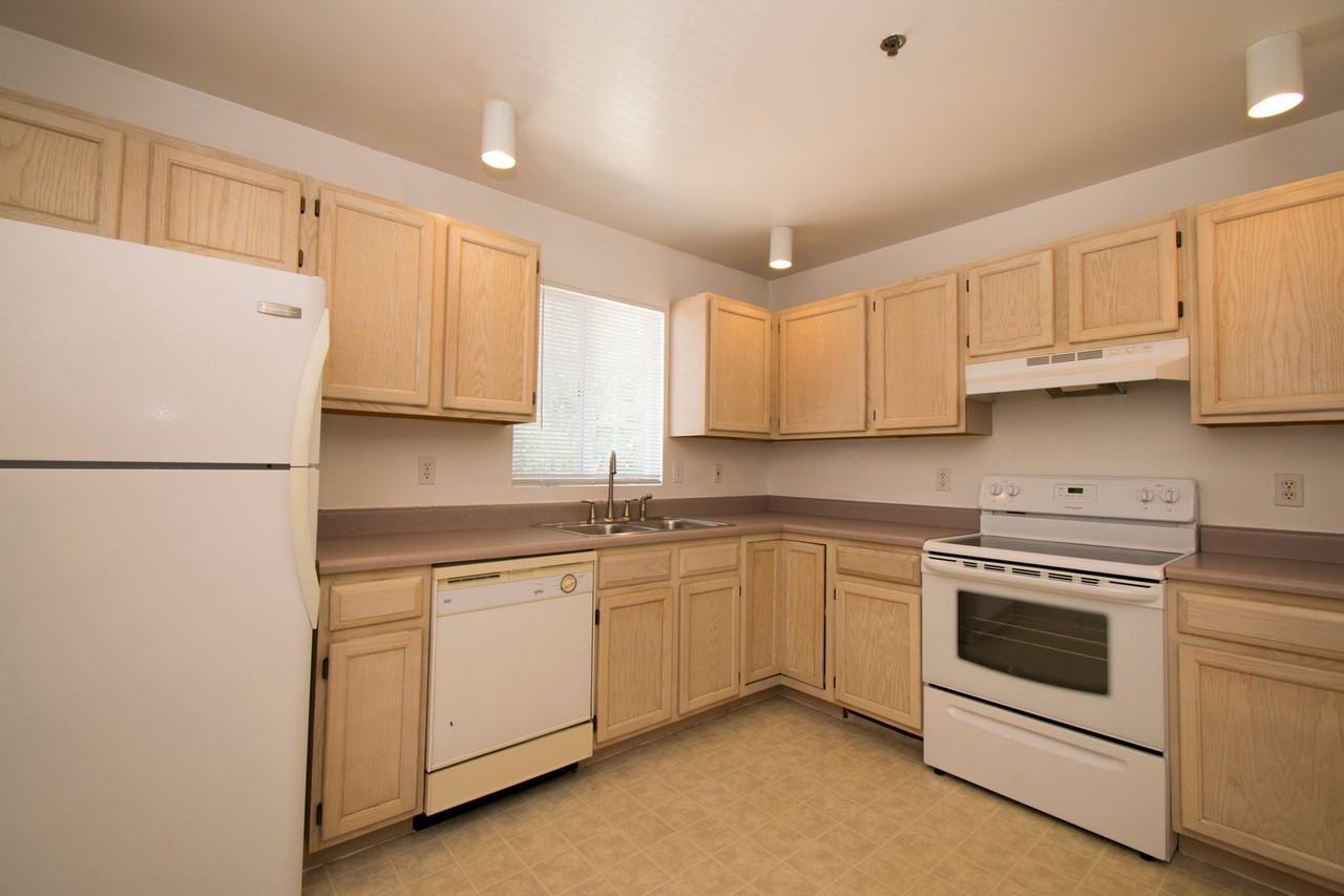 1117PLY - Photo 2 of 32