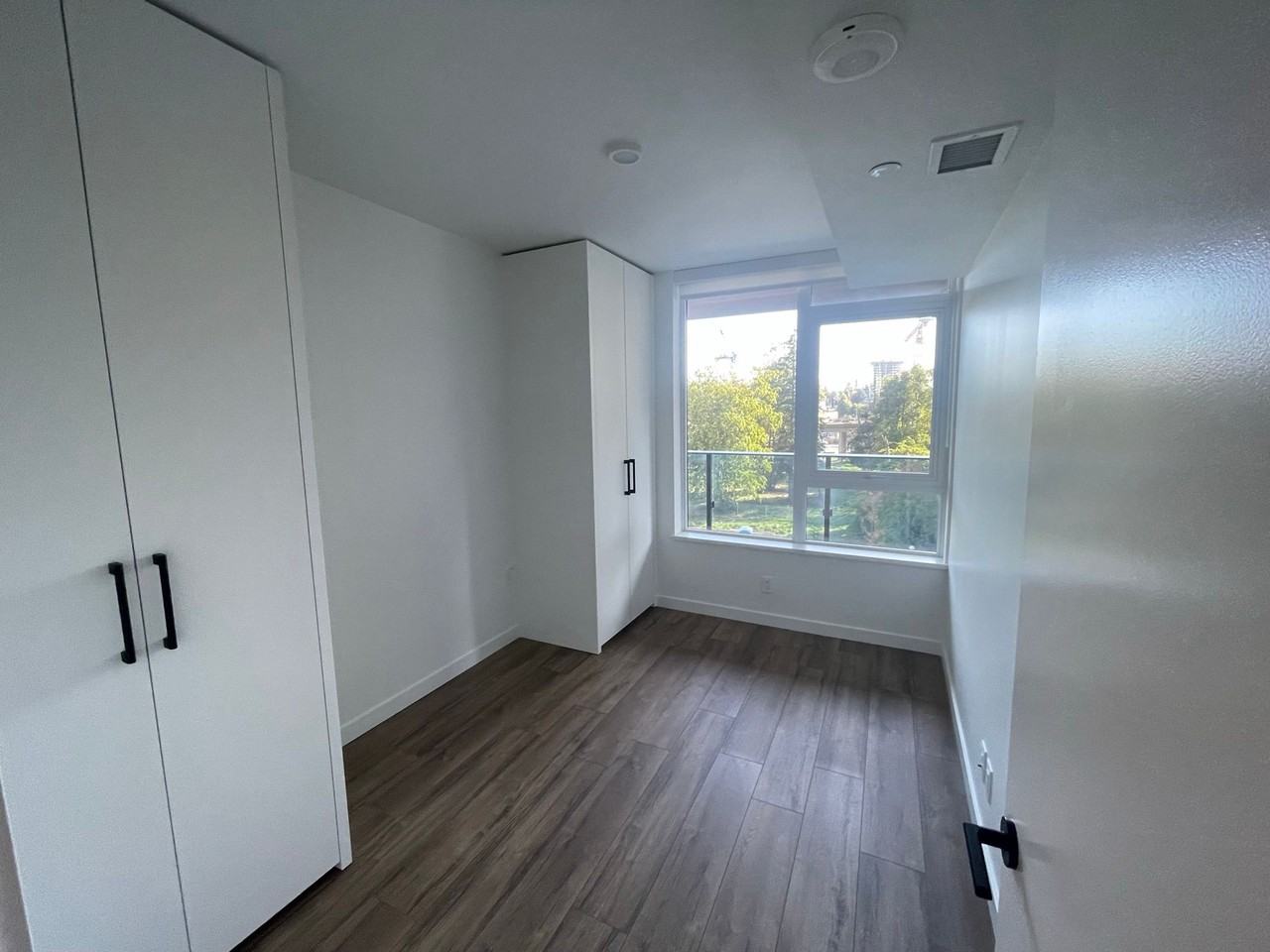 10448 University Dr - Photo 4 of 8