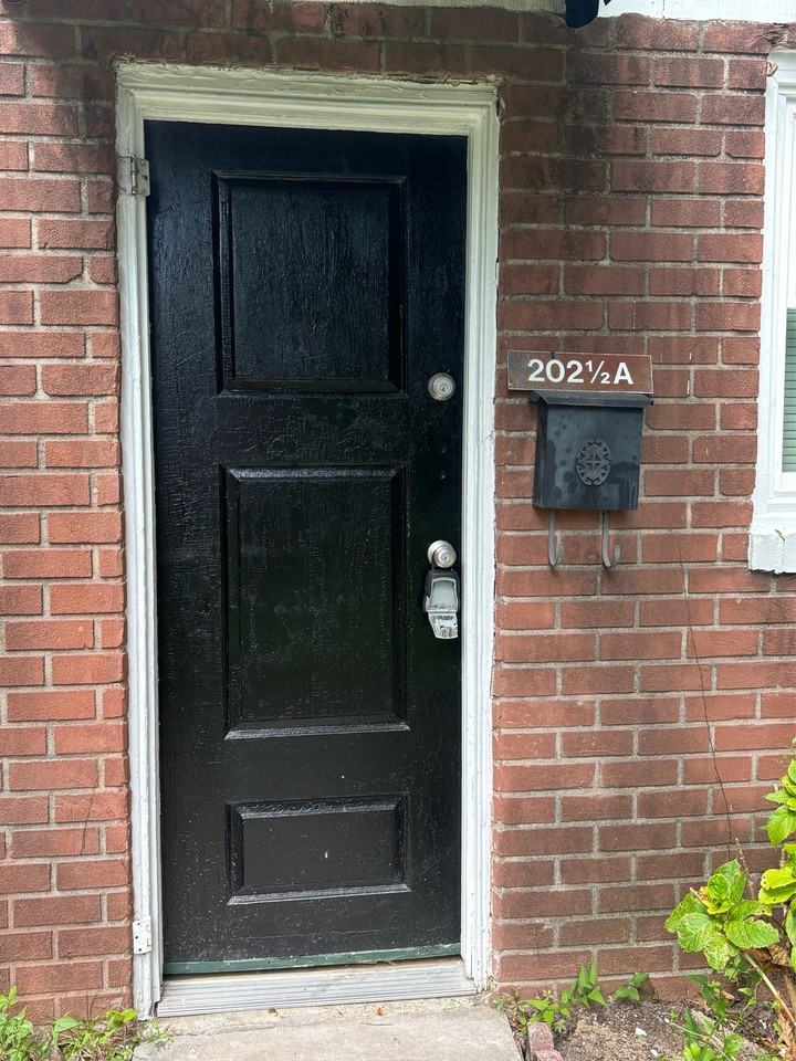 202.5 -A N. Virginia Ave. #1 - Photo 2 of 12