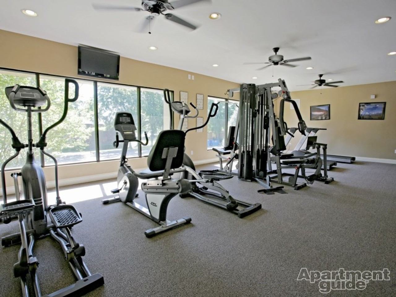 416 Old Manor Rd - Photo 6 of 9