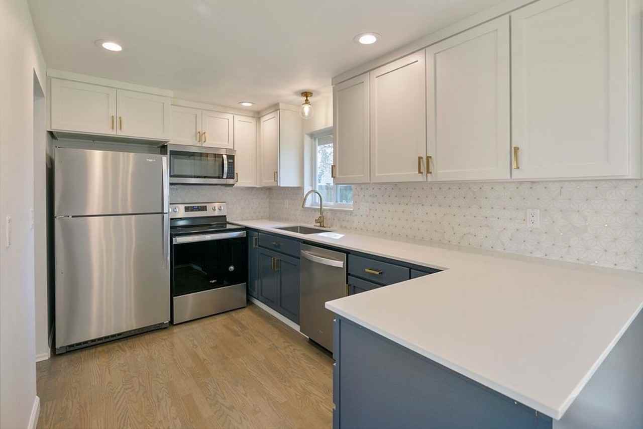 20804 3rd Ave W - Photo 3 of 18