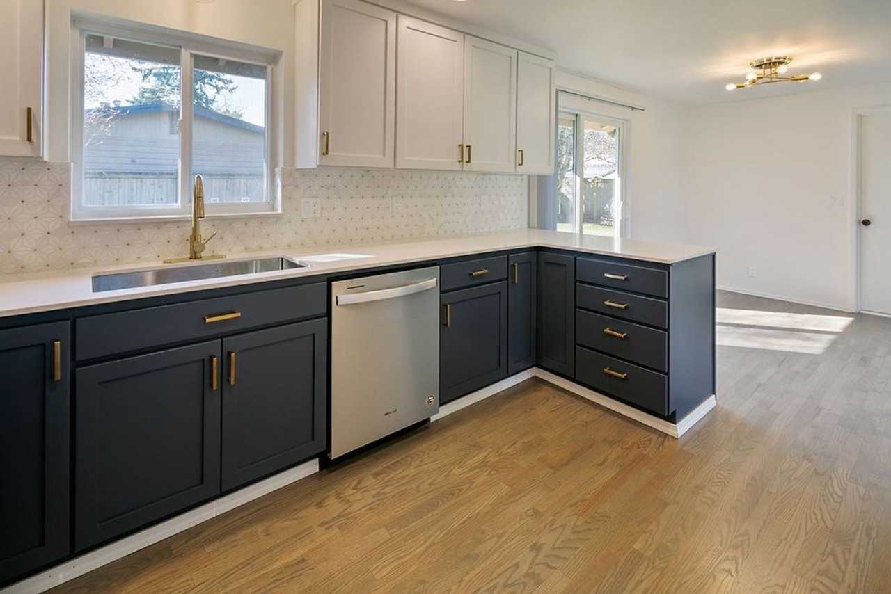 20804 3rd Ave W - Photo 4 of 18