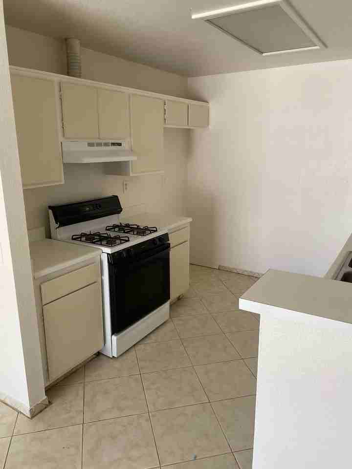 10231 Lawson Ave - Photo 6 of 20