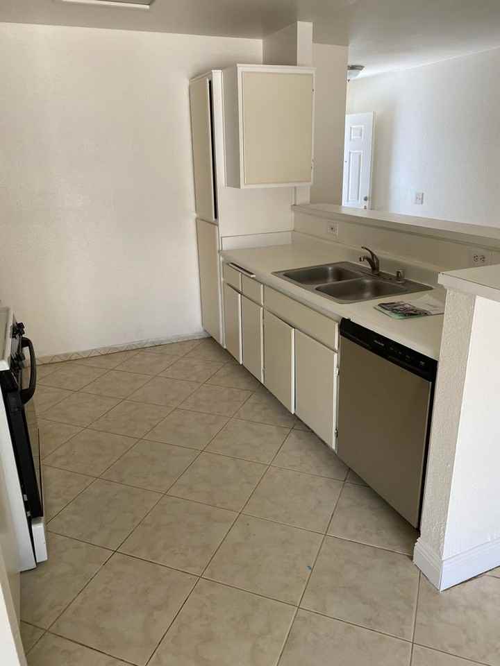 10231 Lawson Ave - Photo 7 of 20